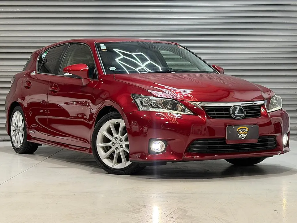 Red 2013 Lexus Ct 200h Leather Package Limited — photo 5