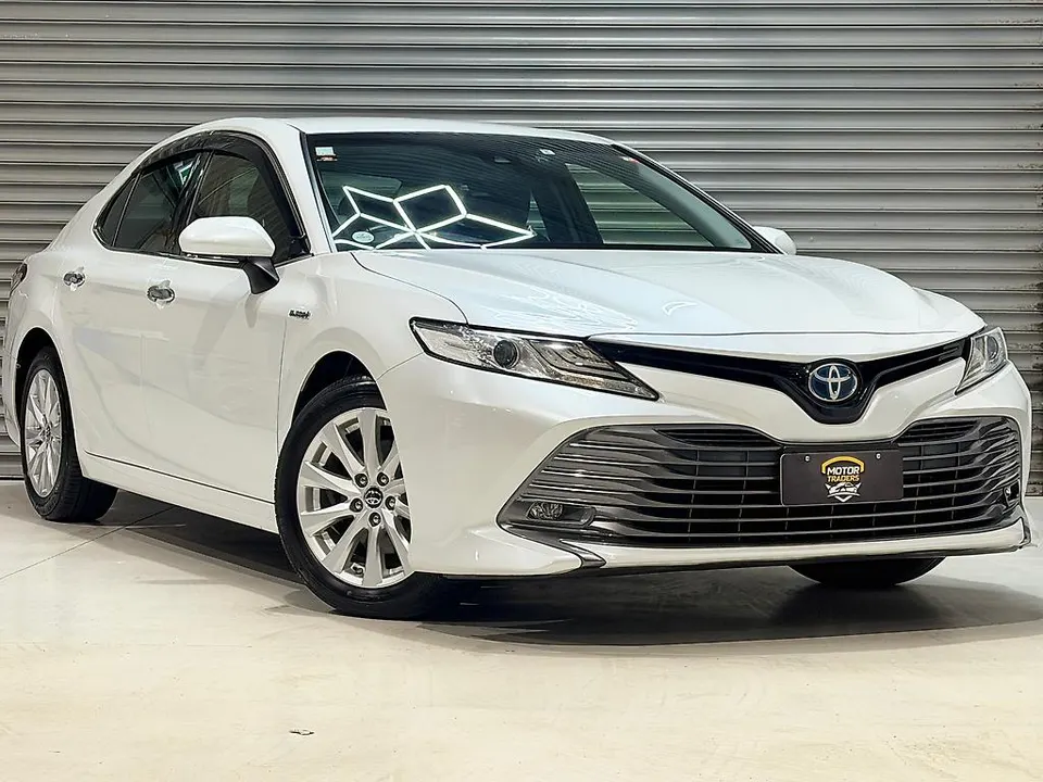 2017 Toyota Camry 2.5L Hybrid | **Auction Grade 4.5** — photo 4