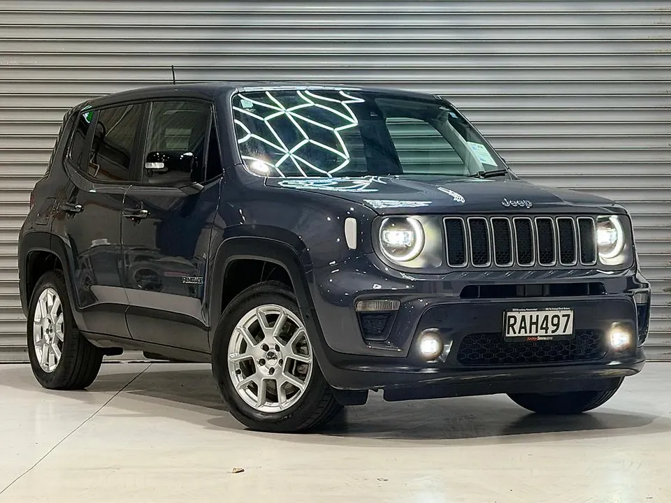 Grey 2025 Jeep Renegade LIMITED PHEV | PLUG IN HYBRID! — photo 6