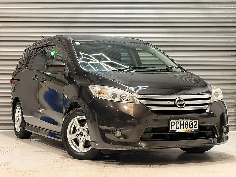 Black 2012 Nissan Lafesta 7 seater — photo 5
