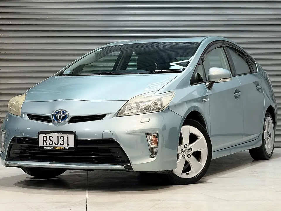 2012 Toyota Prius S Touring Selection | Beige Interior — photo 2