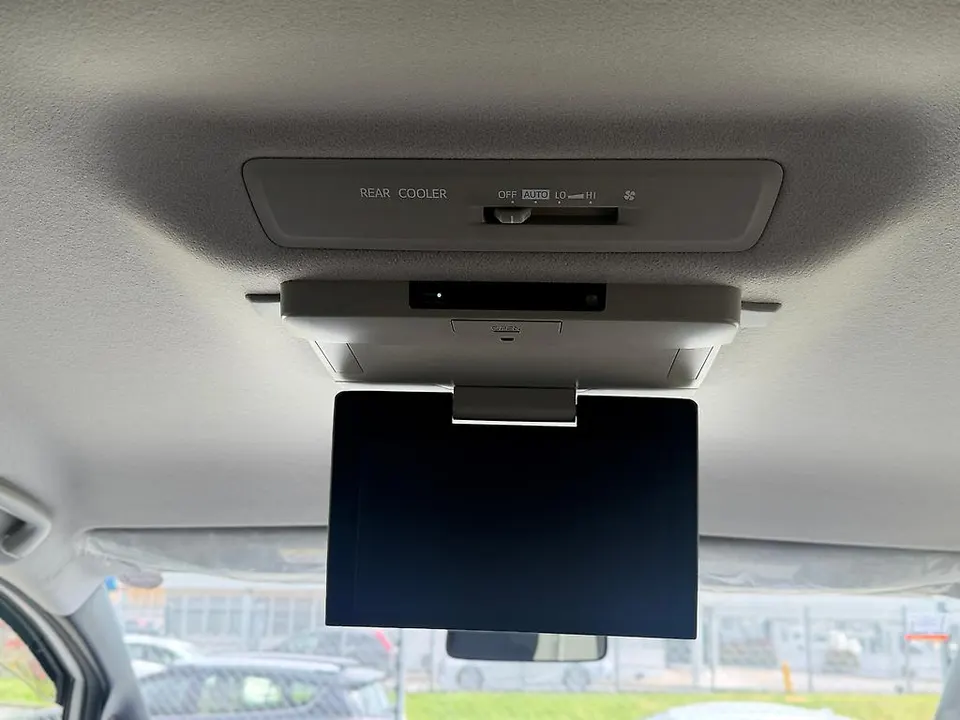 White 2014 Toyota Noah Hybrid X | 7- Seater — photo 21