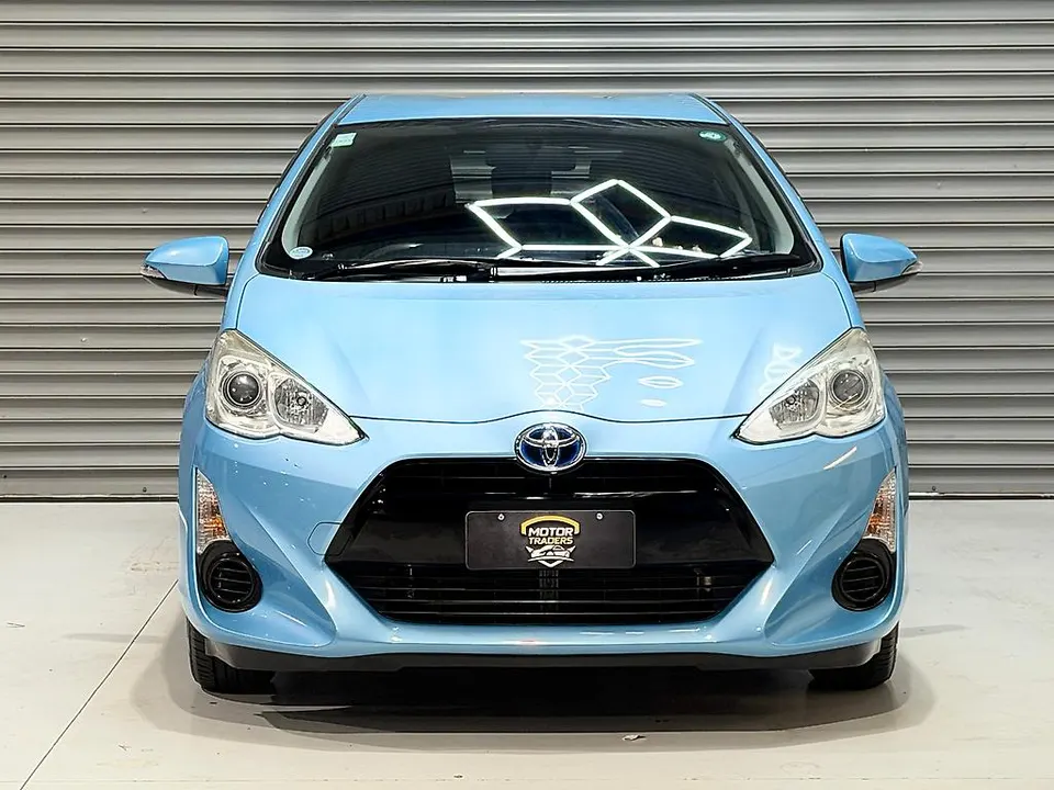 Blue 2015 Toyota Aqua S Grade — photo 2