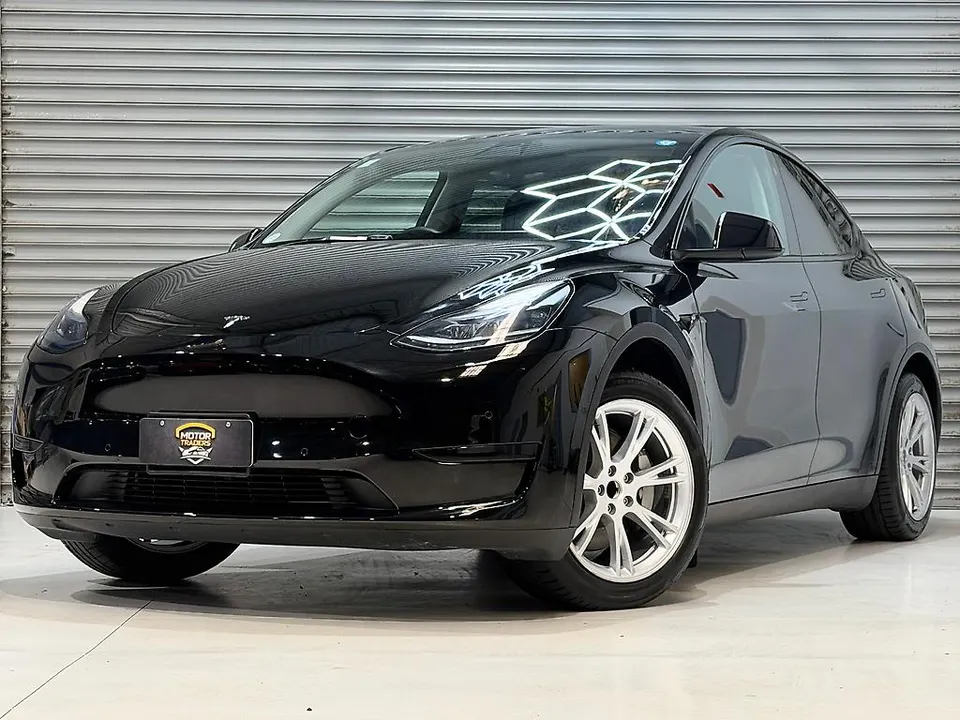 Black 2023 Tesla Model Y RWD | VERY LOW MILEAGE only 38K — photo 2