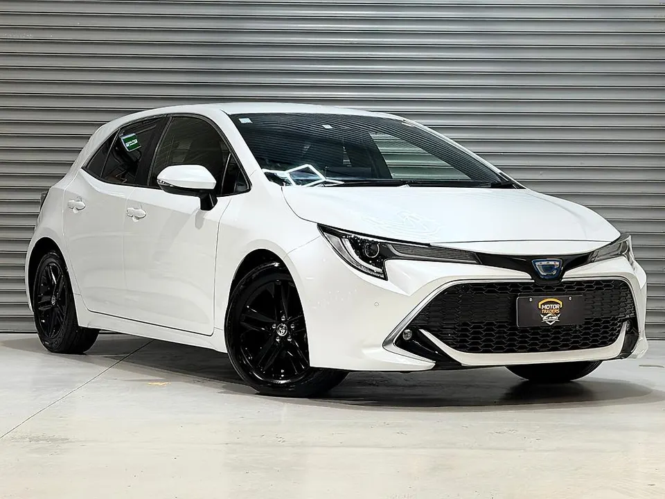 White 2020 Toyota Corolla SPORT GZ | HYBRID | LEATHER | HI SPEC for sale at Motor Traders, Wiri
