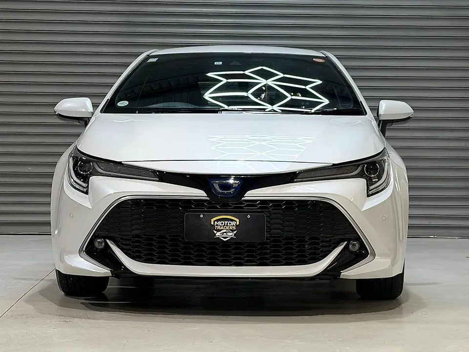 White 2020 Toyota Corolla SPORT GZ | HYBRID | LEATHER | HI SPEC — photo 2