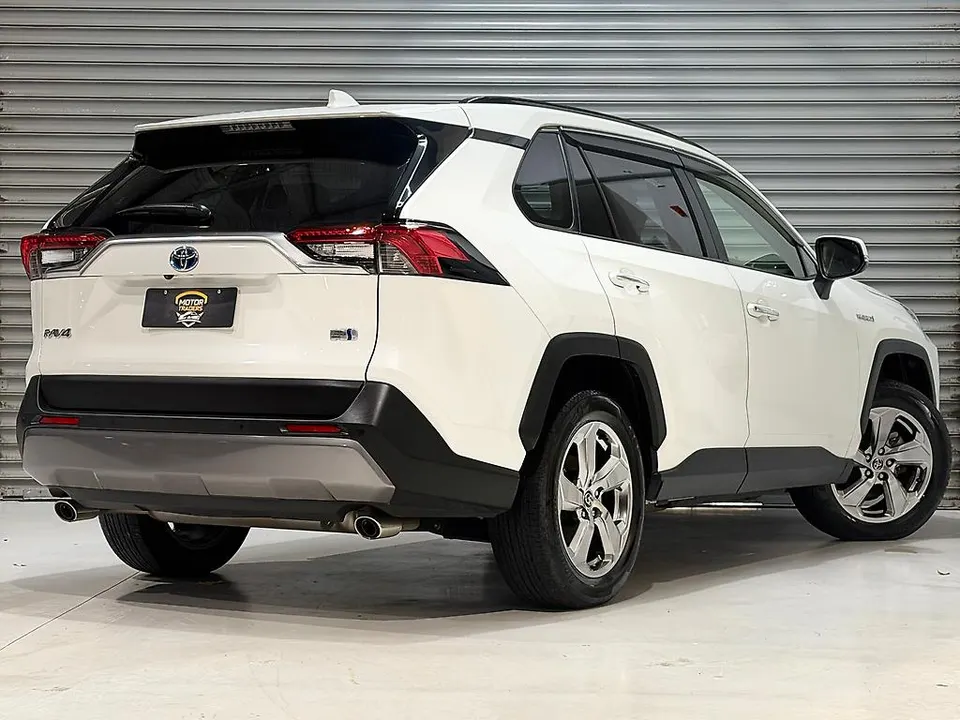 White 2019 Toyota Rav4 Hybrid G LIMITED | LEATHER SEATS | 4WD — photo 9