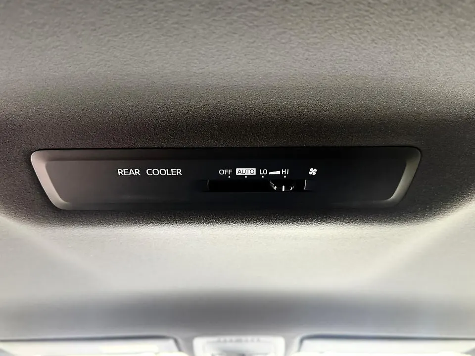 Silver 2019 Toyota Esquire Hybrid Xi | 7-Seater * — photo 22