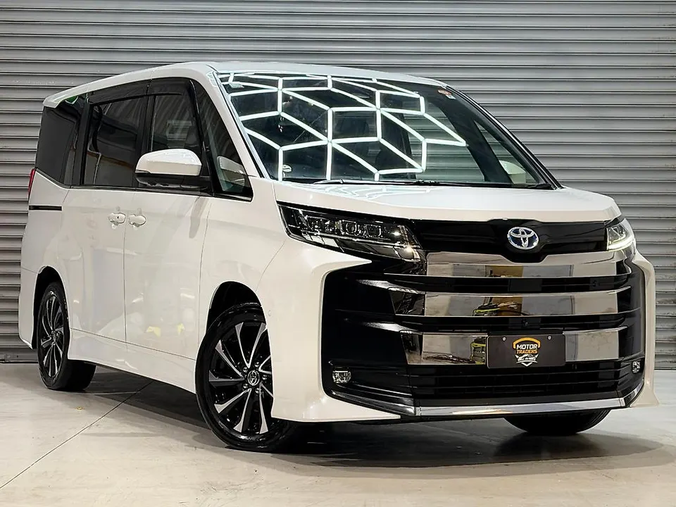White 2022 Toyota Noah Hybrid S-Z | 7 Seater for sale at Motor Traders, Wiri