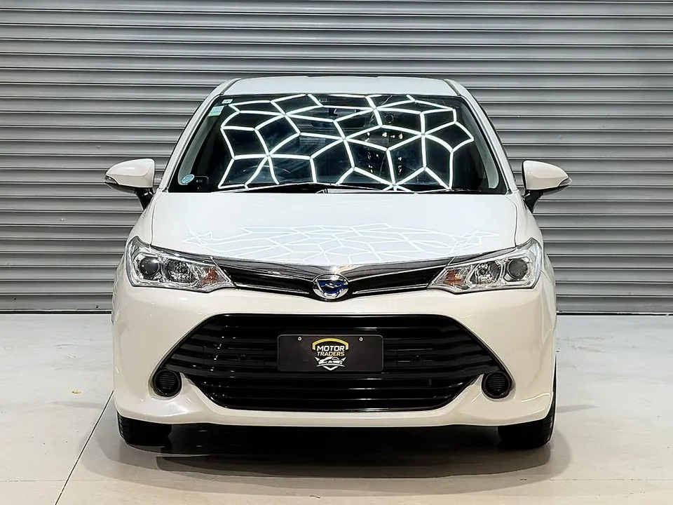 PEARL 2015 Toyota Corolla Fielder HV G — photo 2