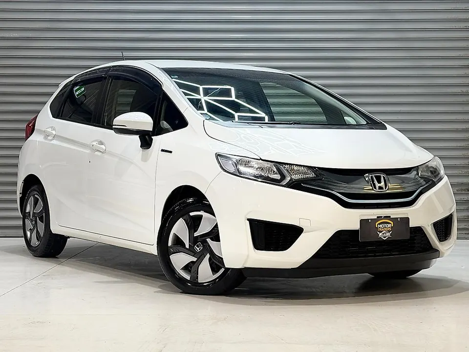WHITE 2014 Honda Fit Hybrid F PACKAGE | LOW MILEAGE for sale at Motor Traders, Wiri