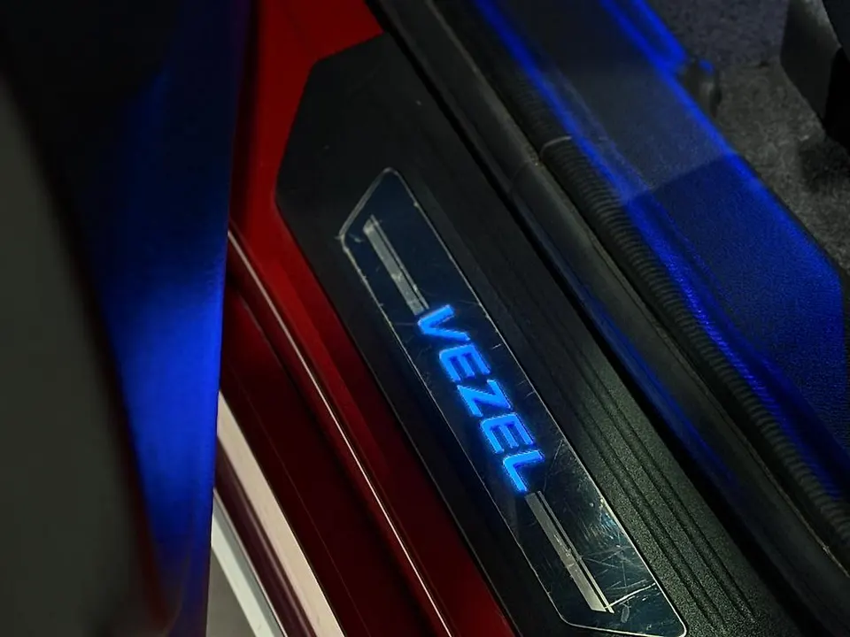 Red 2017 Honda Vezel Hybrid Leather Package — photo 25